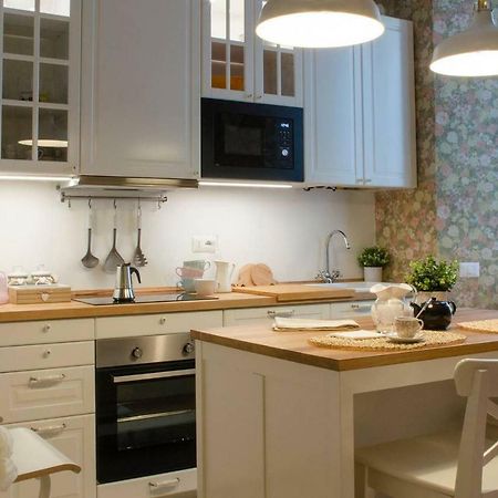 Flowers Apartment Joivy 25 كومو المظهر الخارجي الصورة