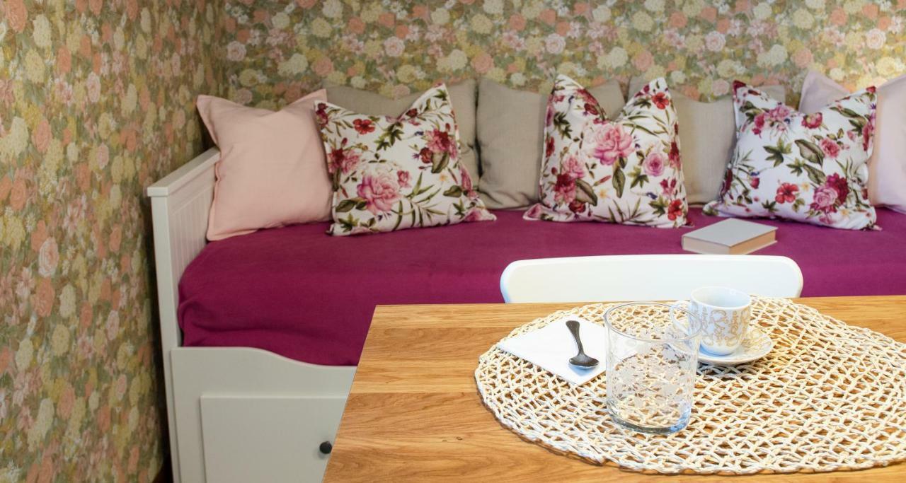 Flowers Apartment Joivy 25 كومو المظهر الخارجي الصورة