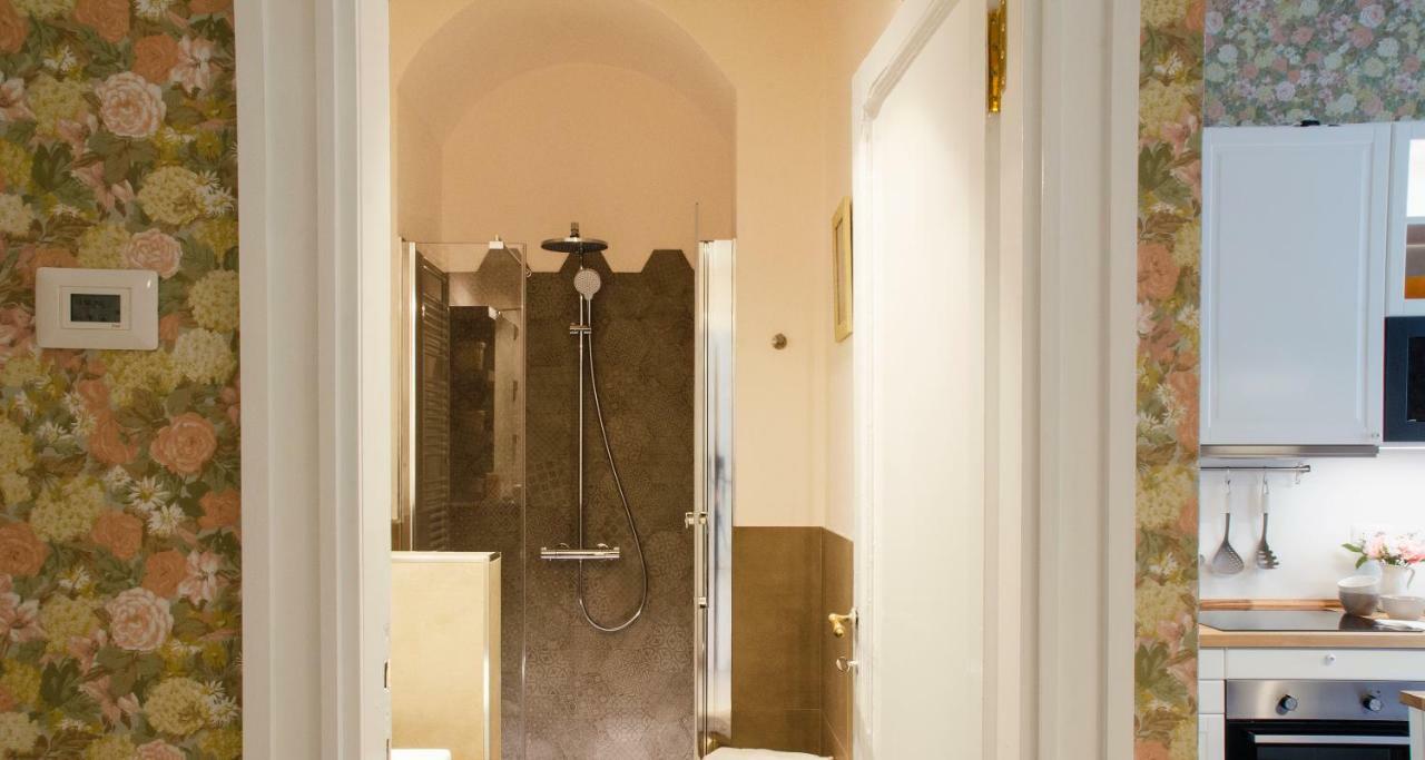 Flowers Apartment Joivy 25 كومو المظهر الخارجي الصورة