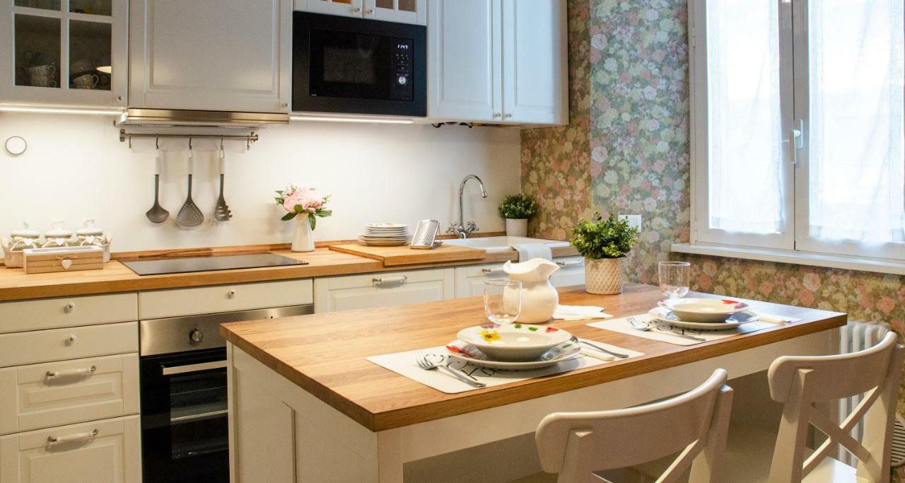 Flowers Apartment Joivy 25 كومو المظهر الخارجي الصورة