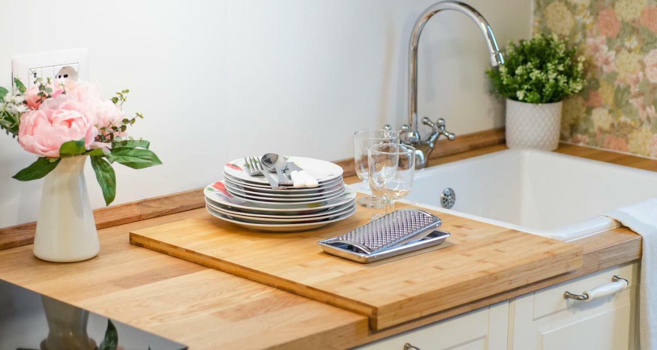 Flowers Apartment Joivy 25 كومو المظهر الخارجي الصورة