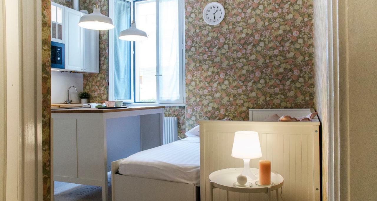 Flowers Apartment Joivy 25 كومو المظهر الخارجي الصورة